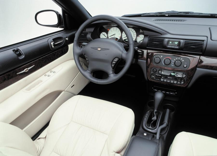  Chrysler Sebring Convertible 2004 года  (фото 3 из 19)